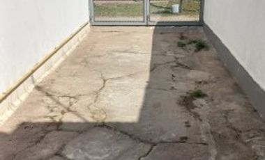 (AUT. 398) VENDO HERMOSA CASA DE MATERIAL CON TERRENO EN BARRIO LOMAS DE MORENO