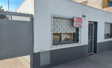 (AUT. 398) VENDO HERMOSA CASA DE MATERIAL CON TERRENO EN BARRIO LOMAS DE MORENO