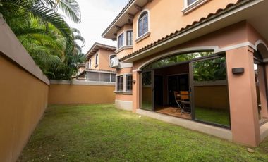 VENTA DE CASA EN COSTA SUR PH EL DORAL.