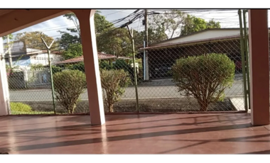 LA CHORRERA / FUENTES DEL CHASE / 425M / 3 HABITACION / ESQUINA