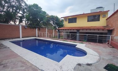 Casa en Fraccionamiento en Burgos Temixco - LLR-161-Fr