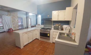 Casa en Fraccionamiento en Burgos Temixco - LLR-161-Fr