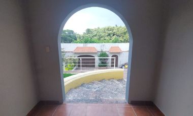 Casa en Fraccionamiento en Burgos Temixco - LLR-161-Fr