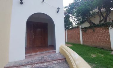 Casa en Fraccionamiento en Burgos Temixco - LLR-161-Fr