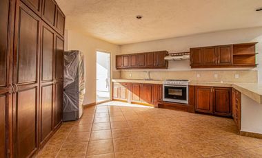 CASA EN CONDOMINIO EN BURGOS BUGAMILIAS