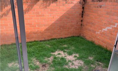 Venta casa en conjunto en Ciudad Country