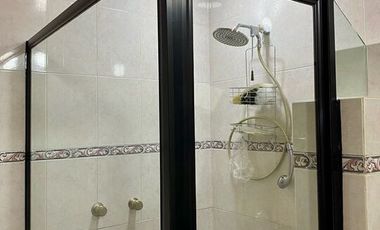 CASA EN PASEOS DE TAXQUEÑA EN CALLE CERRADA CON VIGILANCIA.