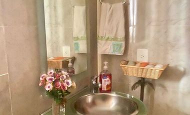 CASA EN PASEOS DE TAXQUEÑA EN CALLE CERRADA CON VIGILANCIA.