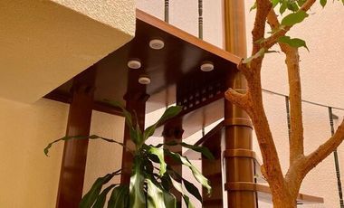 CASA EN PASEOS DE TAXQUEÑA EN CALLE CERRADA CON VIGILANCIA.