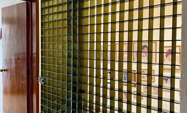 CASA EN PASEOS DE TAXQUEÑA EN CALLE CERRADA CON VIGILANCIA.