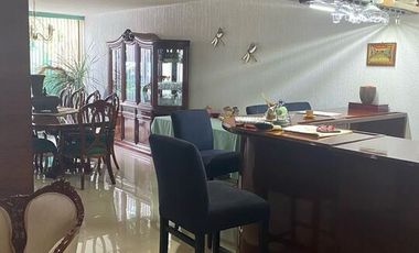 CASA EN PASEOS DE TAXQUEÑA EN CALLE CERRADA CON VIGILANCIA.