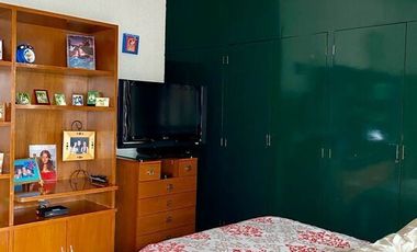 CASA EN PASEOS DE TAXQUEÑA EN CALLE CERRADA CON VIGILANCIA.