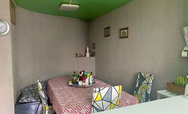 CASA EN PASEOS DE TAXQUEÑA EN CALLE CERRADA CON VIGILANCIA.