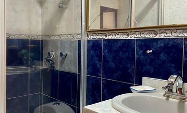 CASA EN PASEOS DE TAXQUEÑA EN CALLE CERRADA CON VIGILANCIA.