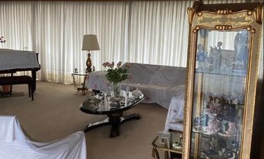 Jardines del Pedregal, Casa de 2 niveles, en venta