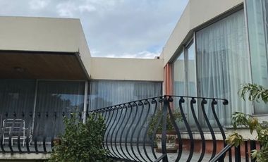 Jardines del Pedregal, Casa de 2 niveles, en venta