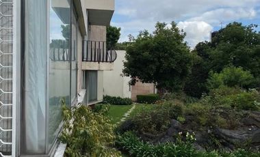 Jardines del Pedregal, Casa de 2 niveles, en venta
