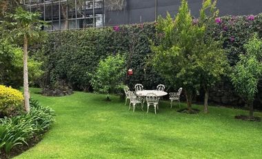 Jardines del Pedregal, Casa de 2 niveles, en venta