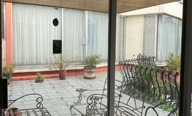 Jardines del Pedregal, Casa de 2 niveles, en venta