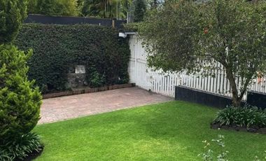 Jardines del Pedregal, Casa de 2 niveles, en venta