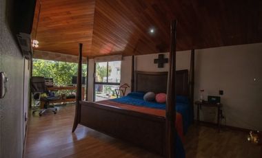 JARDINES EN LA MONTAÑA, RESIDENCIA FRENTE A PARQUE, EN VENTA