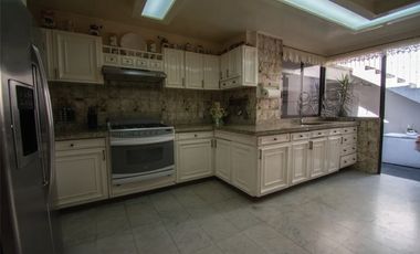 JARDINES EN LA MONTAÑA, RESIDENCIA FRENTE A PARQUE, EN VENTA