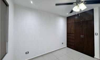 Casa en Renta en Cumbres Monticello en Garcia