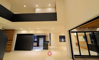 Casa de Lujo Nueva en Venta en Coto Arauca Zona Real Tec de Monterrey