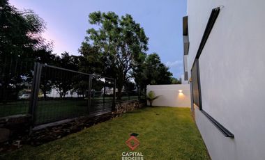 Casa de Lujo Nueva en Venta en Coto Arauca Zona Real Tec de Monterrey