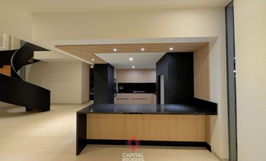 Casa de Lujo Nueva en Venta en Coto Arauca Zona Real Tec de Monterrey