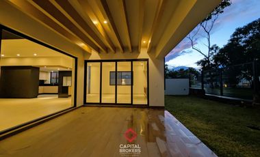 Casa de Lujo Nueva en Venta en Coto Arauca Zona Real Tec de Monterrey
