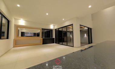 Casa de Lujo Nueva en Venta en Coto Arauca Zona Real Tec de Monterrey