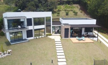 Finca De éLite Frente Al Lago Calima: Invierte En Un Estilo De Vida Exclusivo