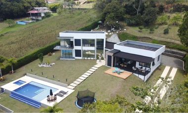 Finca De éLite Frente Al Lago Calima: Invierte En Un Estilo De Vida Exclusivo