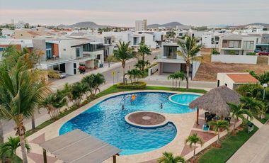 Casa en  vena en Paraíso Marina