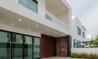 Casa en  vena en Paraíso Marina
