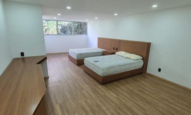 CASA EN RENTA, TECAMACHALCO OPORTUNIDAD AMPLIA CON GRAN JARDÍN