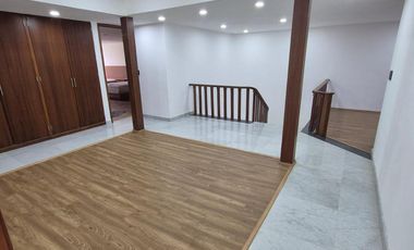 CASA EN RENTA, TECAMACHALCO OPORTUNIDAD AMPLIA CON GRAN JARDÍN
