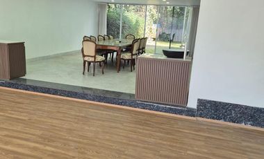 CASA EN RENTA, TECAMACHALCO OPORTUNIDAD AMPLIA CON GRAN JARDÍN