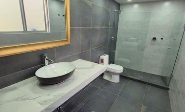 CASA EN RENTA, TECAMACHALCO OPORTUNIDAD AMPLIA CON GRAN JARDÍN