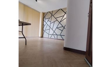 SE ARRIENDA LOCAL EN EL CENTRO