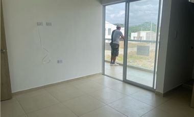 SE VENDE APARTAMENTO EN URB GUADALUPE, MARGEN IZQUIERDA  DE MONTERA