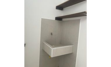 SE VENDE APARTAMENTO EN URB GUADALUPE, MARGEN IZQUIERDA  DE MONTERA