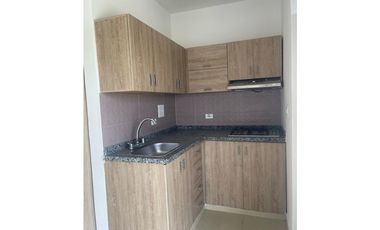 SE VENDE APARTAMENTO EN URB GUADALUPE, MARGEN IZQUIERDA  DE MONTERA