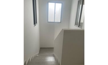 SE VENDE APARTAMENTO EN URB GUADALUPE, MARGEN IZQUIERDA  DE MONTERA