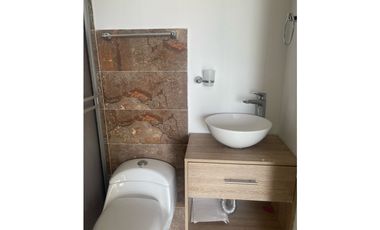 SE VENDE APARTAMENTO EN URB GUADALUPE, MARGEN IZQUIERDA  DE MONTERA