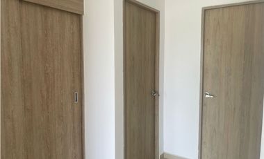 SE VENDE APARTAMENTO EN URB GUADALUPE, MARGEN IZQUIERDA  DE MONTERA