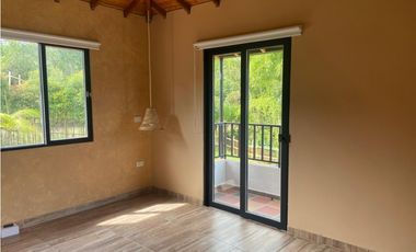 Casa Campestre en Arriendo en Guarne Vereda El Colorado, Antioquia