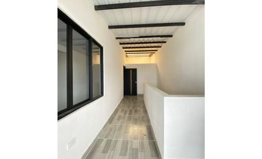 SE ARRIENDA APARTAESTUDIO PARA ESTRENAR EN TERCER PISO NUEVO FTIMA