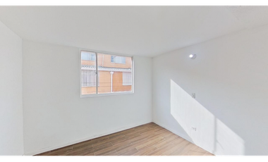 CASA DE 4 NIVELES EN VENTA, SAN MATEO, CONJUNTO MORELLA